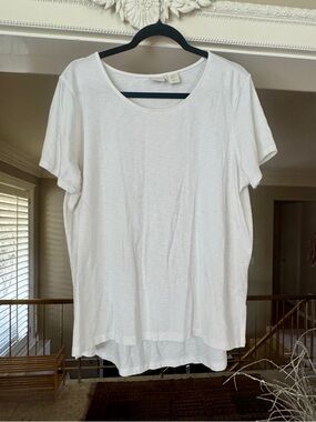 St. Tropez White Scoop Neck Short Sleeve Tee
